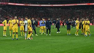 Naționala României poate avea un cuplu de fundași centrali crescuți de Juventus și AC Milan. „S-ar putea. Mă înțeleg foarte bine cu el”