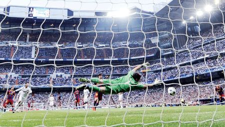 "El Clasico" pe 19 mai?** Tragerea la sorți a sferturilor de finală și a țintarului din Ligă anunță un nou duel Real-BarÃ§a! Vezi programul complet
