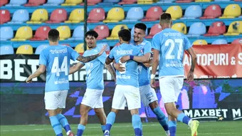 ”Luptă nebună” pentru promovarea în SuperLiga! Echipa de pe locul 2 se decide în ultima etapă, după ce FC Voluntari a învins Sepsi OSK. Florin Pîrvu: ”S-au văzut minuni în fotbal”