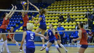 Cupă cucerită cu emoții. Înainte de ridica Cupa României la volei, fetele de la Bacău au fost aproape de un tragic accident