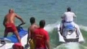 GB în acțiune... la mare!** Becali a făcut show în Mamaia! Pe skijet fără 'vestă' și "dedicații" într-o terasă de lux