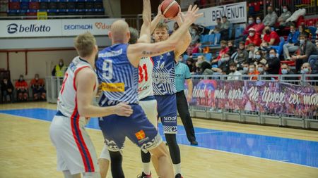 CSM Oradea, victorie importantă în FIBA Europe Cup la baschet masculin! Continuă parcursul foarte bun în această competiție