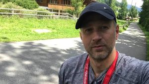 De ce ezită Iordănescu! Antrenorul și-a întrebat duhovnicul dacă ar trebui să rămână la CFR | EXCLUSIV