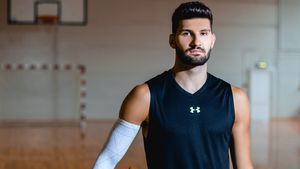 FOTO | Lovitură de imagine dată de Nandor Kuti, unul dintre cei mai valoroși componenți ai naționalei României de baschet