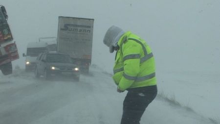 Blocați în troiene! Voleibaliștii de la Dinamo sunt de peste 12 ore în câmp din cauza viscolului: „Echipa e decimată de gripă și viroze” | VIDEO