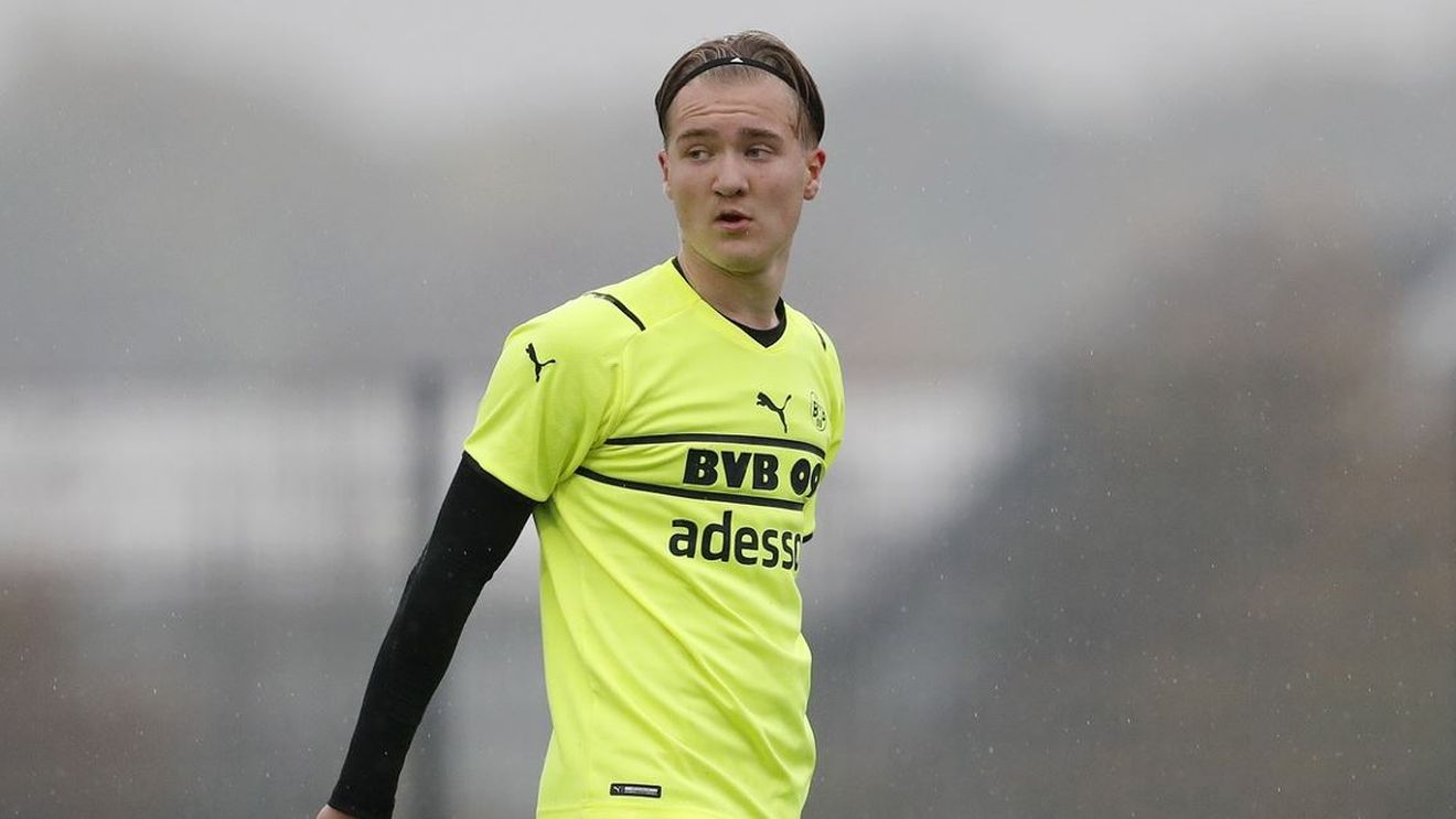 Cine este Julian Rijkhoff, noul copil minune al Borussiei Dortmund, care este deja comparat cu Robert Lewandowski!