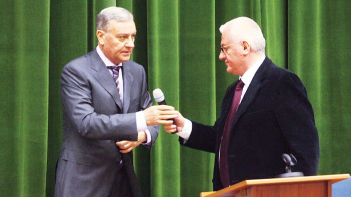 Ursul păcălit de vulpe!** Cum l-a fentat Mircea Sandu pe Dragomir în CEx, deși îi promisese că o ține pe Poli în Liga I! Un scenariu incredibil