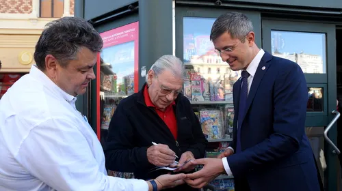 Dan Barna, prins în ofsaid la Oradea. VIDEO | Liderul USR s-a oferit să-i dea un autograf lui Emeric Ienei. Un coleg l-a salvat