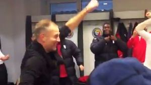 Edi Iordănescu s-a lăsat dus de val și a intrat în jocul fotbaliștilor săi. Chemat să scandeze trivialități împotriva Stelei, antrenorul a răspuns, iar apoi și-a explicat gestul. "Edi, vino-ncoa, să-i dăm..."