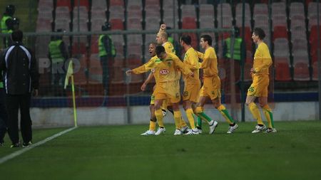 "Vasluiul joacă mai bine decât CFR-ul!"** TU CE PĂ‚RERE AI?