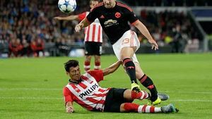 Una dintre cele mai grave accidentări din istoria Ligii Campionilor. Imagini șocante: Luke Shaw și-a rupt piciorul! Verdictul medicilor e crunt