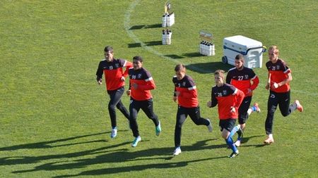 Chinezii au oferit trei milioane de euro pentru un mijlocaș al Stelei!** Gigi Becali a refuzat categoric: "Distrug echipa dacă îl vând"