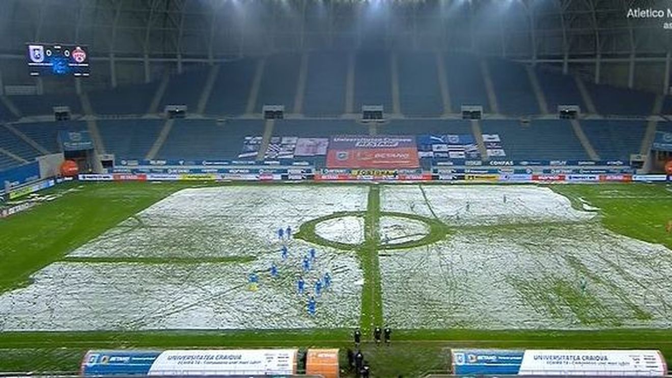 Sorin Cârțu a izbucnit după remiza cu Sepsi: „De ce mai avem încălzire? Oricât ar ninge, terenul trebuie să fie verde” Acuză administratorii pentru starea terenului