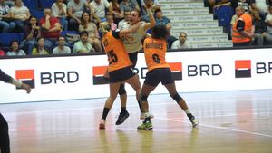 CSM București a câștigat prima "finală" a campionatului cu HCM Baia Mare și încheie turul Ligii Naționale pe locul 1