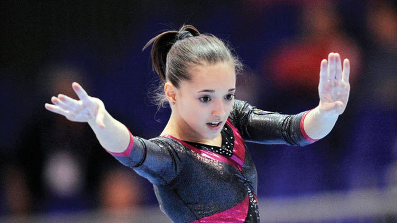 "Pici" bate peste tot!** Larisa Iordache a dominat bârna și solul în calificări la CE