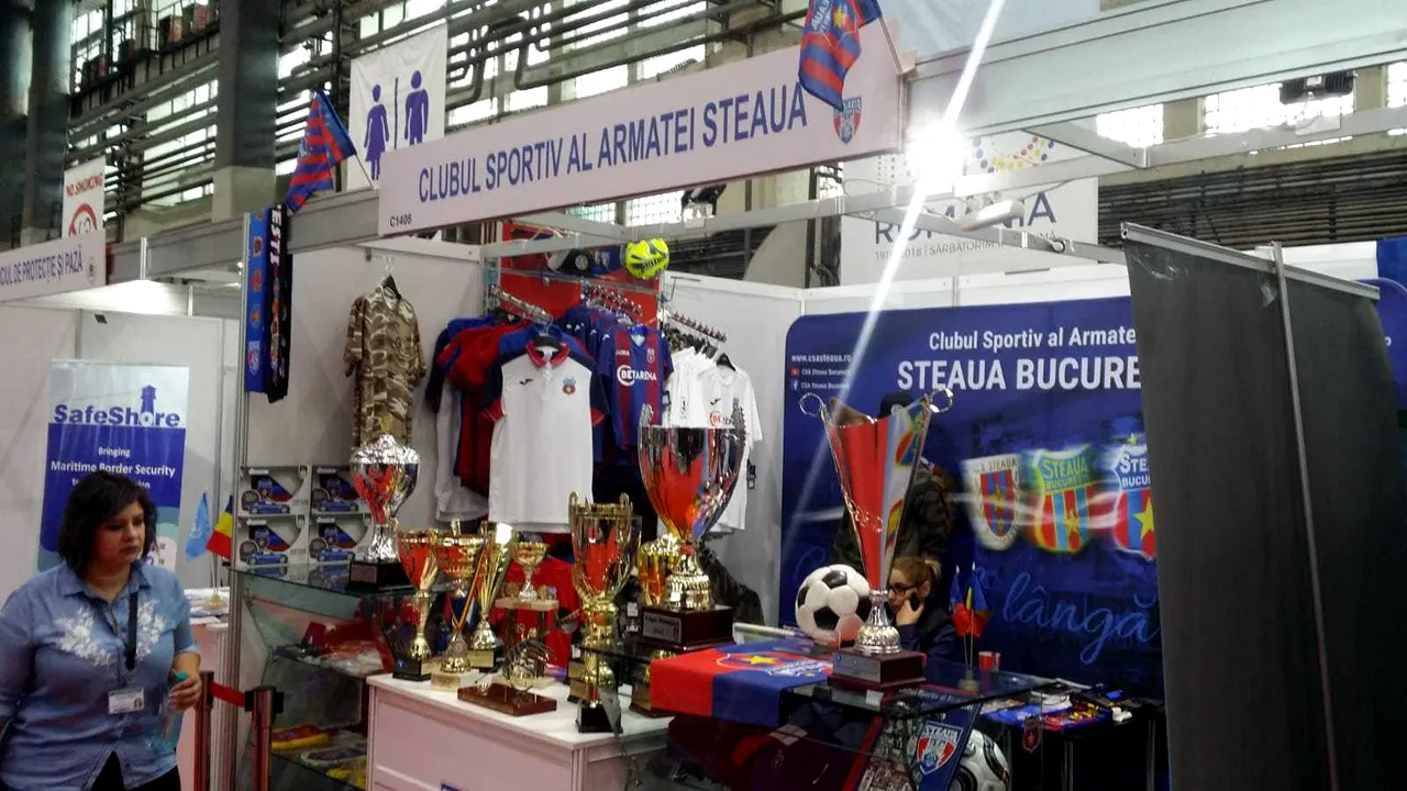 FOTO | CSA Steaua are stand la cea mai mare expoziție de apărare și aeronautică, organizată la Romaero Băneasa. Fanii pot admira trofelee roș-albaștrilor și își pot cumpăra produse cu însemnele clubului