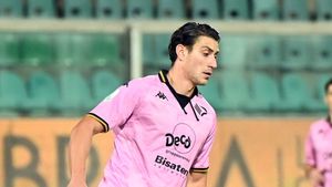 Dramă în familia lui Ionuț Nedelcearu. Fundașul lui Palermo a aflat vestea tristă cu doar câteva ore înainte de meci