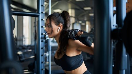 Cum să alegi perechea ideală de căști pentru sportul pe care îl practici