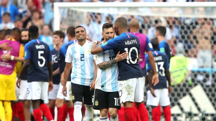 Primele cuvinte ale lui Mbappe după ce a intrat în istoria Franței. Discursul puștiului-minune al "Cocoșilor" la finalul meciului care a trimis Argentina lui Messi acasă

