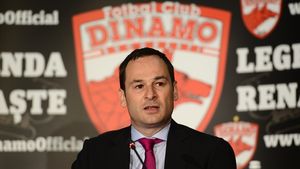 Totul crește la Negoiță! "Noi creștem, jucătorii tineri cresc, Rotariu crește, echipa crește". Cum îi ia peste picior pe steliști: "Au vrut să intre cu veste tăioase, contondente? Mi se pare de prost gust"