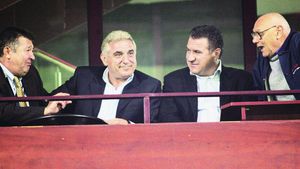 GAFĂ‚ INCREDIBILĂ‚! Sports Illustrated a tratat pe larg deciziile în "Dosarul Transferurilor". Nu o să ghicești vreodată cine apare în poză