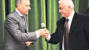 DNA a încercat să-l "RACOLEZE" pe Avram!** Microfoane pentru Sandu și Dragomir! Mesajul CODAT transmis din arest de șeful CCA: