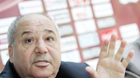 Taher: „I-am făcut din buric"