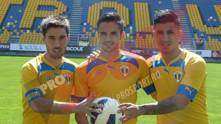 FOTO: Petrolul și-a prezentat achizițiile! Albin: "Am venit pentru Contra!" 