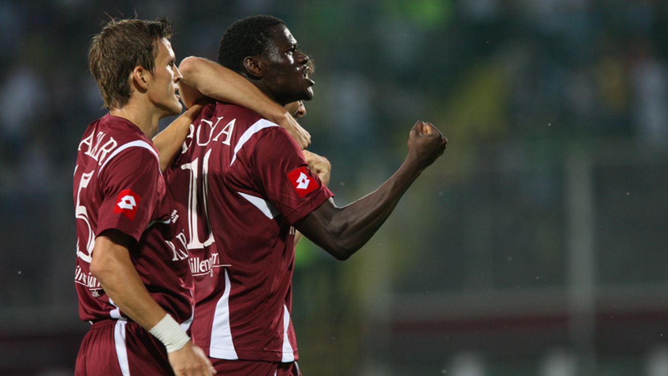 „Copos, când îmi dai banii?"