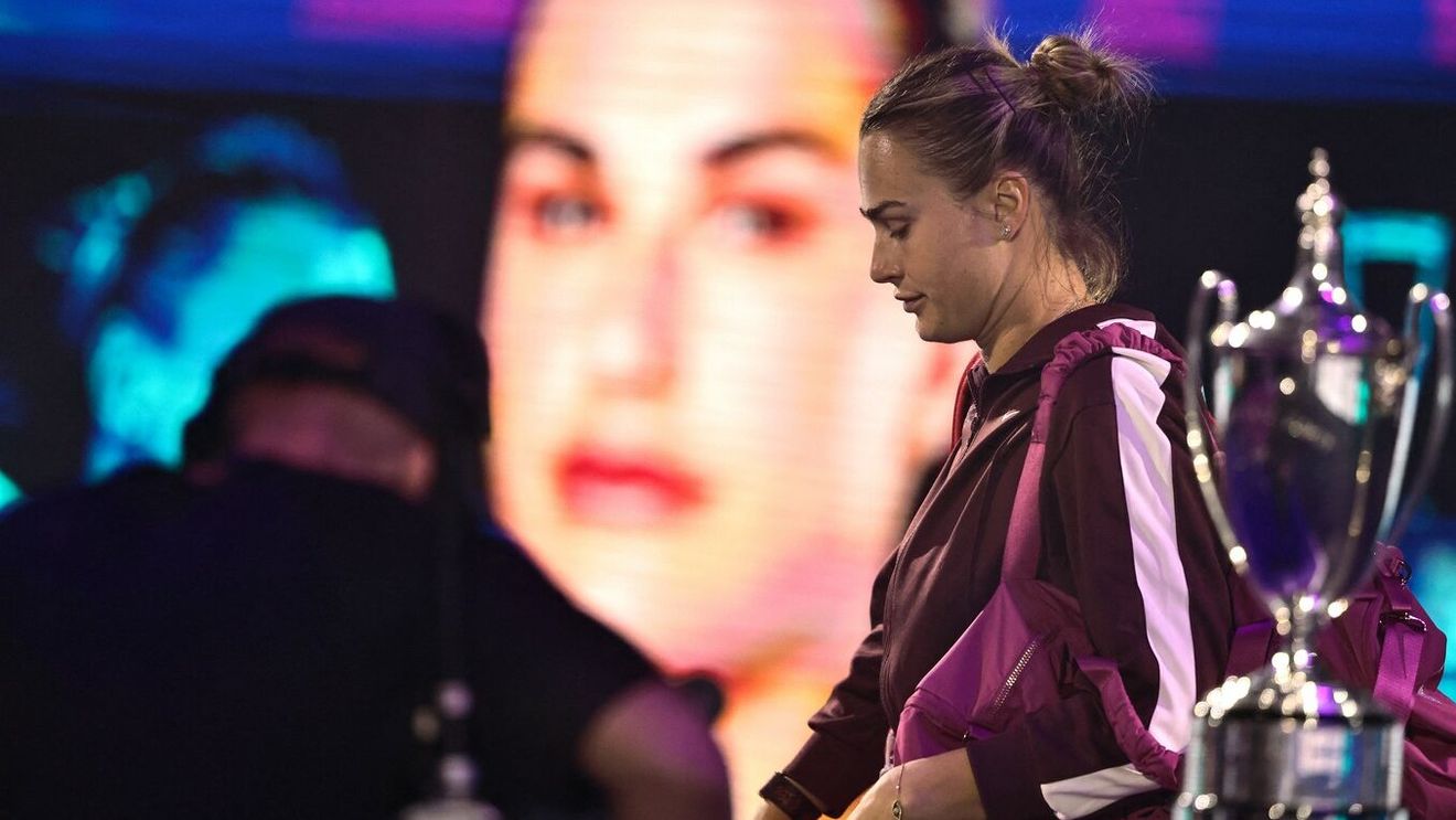 Surpriza finalului de sezon în tenis! Aryna Sabalenka, învinsă fără drept de apel în finala Turneului Campioanelor. Premiu uriaș pentru Elena Rybakina