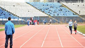 Stadionul va fi dărâmat!** Terenul pe care Negrilă, Cârțu și Balaci obțineau victoriile din anii '80 se prezintă, 30 de ani mai târziu, în condiții bune, dar e animat doar de alergări