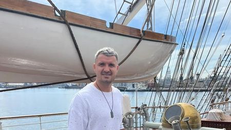 Ce s-a ales de Constantin Budescu, după ce nici măcar Gică Hagi nu a putut să îi salveze cariera de fotbalist! „Regele” l-a dat afară de la Farul Constanța fără remușcări, iar acum „Sărmăluță” face asta