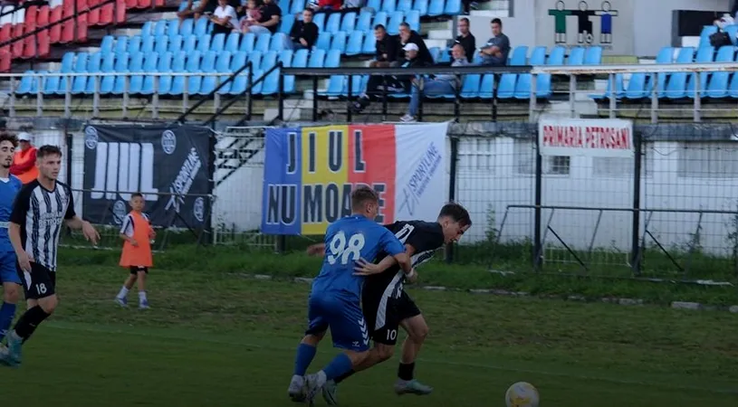 Ca pe timpul comunismului! Jiul Petroșani își cenzurează suporterii după plecările greilor Andrei Blejdea și Albert Voinea