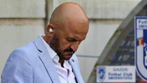 Adrian Mititelu, noi detalii despre „ruptura” lui Robert Popa de FC U Craiova! Ce s-a întâmplat, de fapt, la pauza meciului cu Universitatea Craiova: „Fiul meu i-a spus asta!” | VIDEO EXCLUSIV ProSport Live