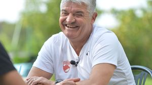 Andone: "Lotul e mai bun decât în vară!" Cei doi jucători care ar putea debuta în meciul de la Chiajna și momentul amuzant de la conferința de presă: "Am adus un atacant de viitor, pe Ronaldinho" :)