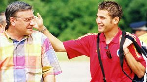 Mircea Sandu a încercat să-l readucă pe Mutu la națională,** atacantul Cesenei și-a dat din nou cu stângu' în dreptu'