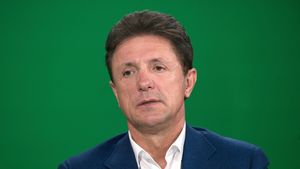 Gică Popescu, atac devastator la rivala CFR Cluj, în frunte cu Dan Petrescu și Nelu Varga: „Erau obișnuiți cu un altfel de arbitraj!”