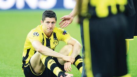 Trădătorski? După ce l-au "rezolvat" pe Gotze, bavarezii sunt bănuiți că l-au "lucrat" și pe Lewandowski