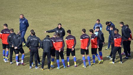 Surpriză pentru meciul cu Ceahlăul.** Reghe a scăpat de una dintre problemele care l-au chinuit serios în iarnă