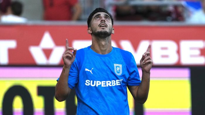 Dorit de fostul său antrenor de la Craiova, Marinos Ouzounidis, la Aris, Andrei Ivan va semna pentru o altă echipă din Grecia