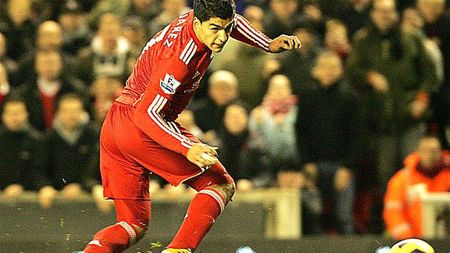 VIDEO L-a făcut uitat pe Torres!** Luis Suarez a debutat cu gol