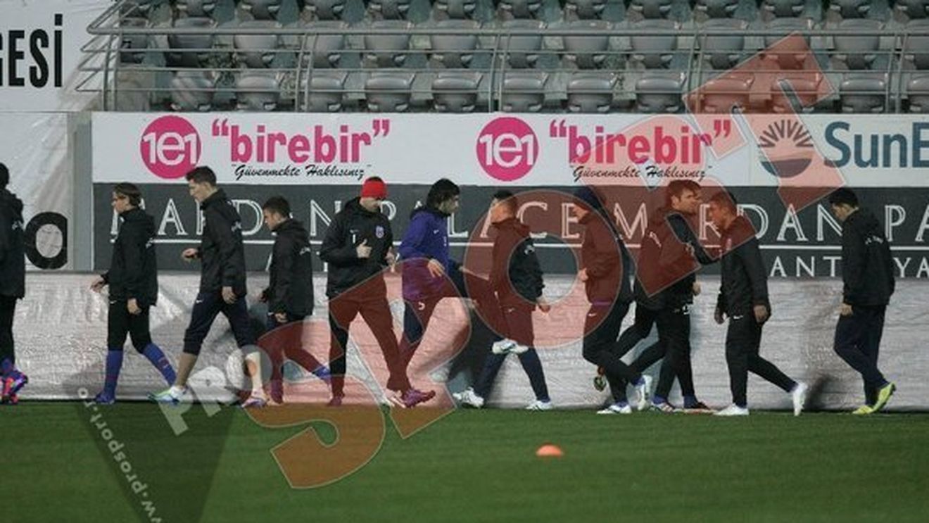 De la "jucăm finala" la "va fi o 'dublă' foarte, foarte grea"!** Twente i-a speriat pe steliști: "M-a impresionat, ajunge cu mare ușurință la poartă"