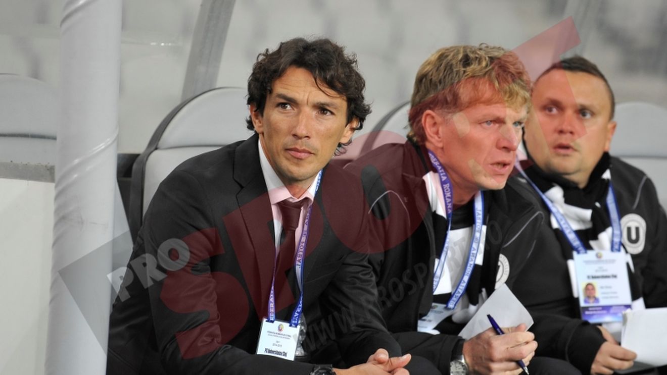 Fanii Universității Cluj au cerut demisia lui George Ogăraru la finalul meciului cu Petrolul