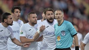 O echipă din Liga 1 e gata de un gest extrem: "Nu ne mai antrenăm, iau jucătorii și mergem la sediul lor". Măsura care creează mari probleme financiare