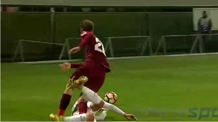 FOTO | Ghinion teribil pentru jucătorul accidentat de Ceccarelli. Andone îl apără pe italian: "A crezut că simulează, dar..."
