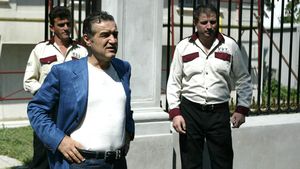 Becali șochează: va fi propriul său avocat în Cazul "Valiza"!