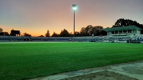 Vești bune pentru ieșeni: ”Va fi biliard”! Au fost montate rulourile cu gazon nou la stadionul ”Emil Alexandrescu”. Când vor reveni în Copou elevii lui Mihai Teja