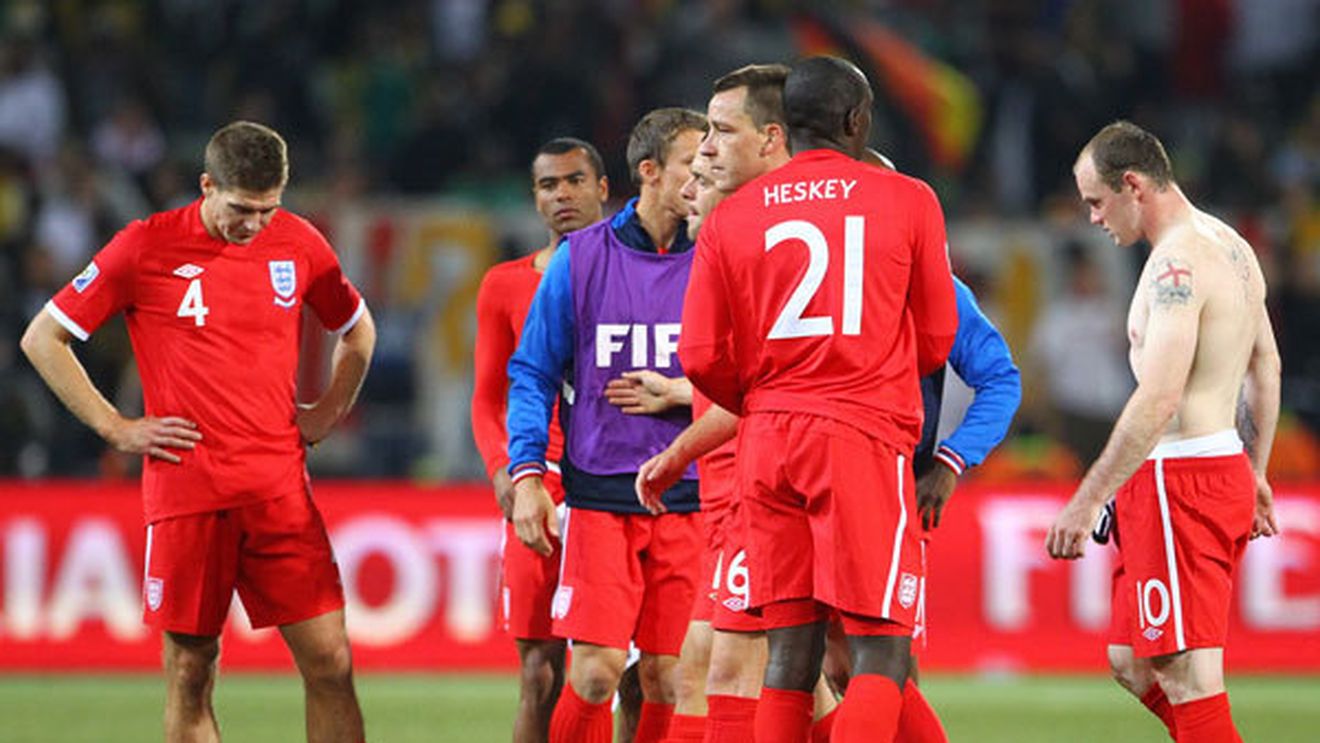 Le-au furat chiloții!** Jucătorii Angliei, jefuiți în Africa de Sud!