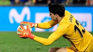 Explicația fabuloasă a portarului Sevillei pentru gafa de la golul lui Păun: „De-asta mi-am pierdut concentrarea”