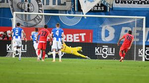 Verdictul clar dat de Marius Avram în cazul penalty-ului controversat acordat pentru FCSB: „S-a păcălit! Cei din cabina VAR nu au putut schimba decizia din cauza asta” | EXCLUSIV